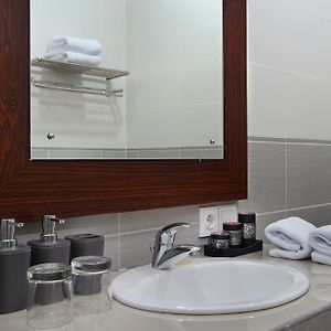 Villa avec Piscine à 2 Chambres à Coucher